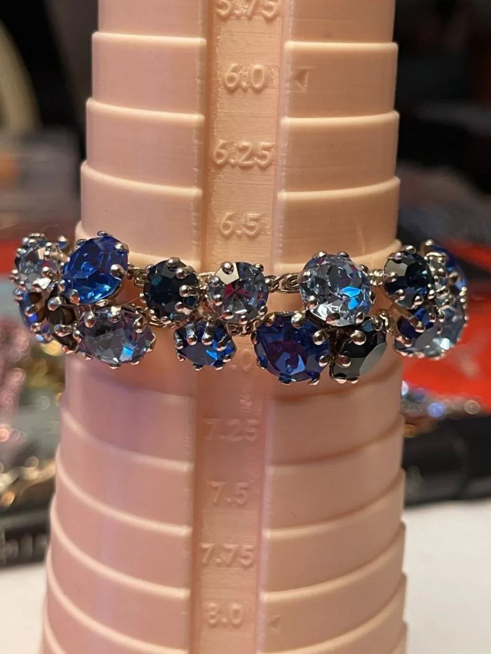 Vintage Prong-Set Blue Glass Stone Bracelet 1940s Style Unsigned Hattie Carnegie